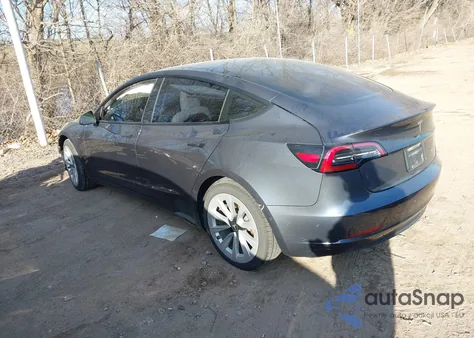 2021 Tesla Model 3 Long Range Dual Motor All-Wheel Drive z USA, uszkodzony, nr VIN 5YJ3E1EB2MF936045